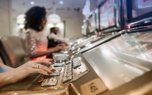 ludopatia, gioco d'azzardo, slot machine