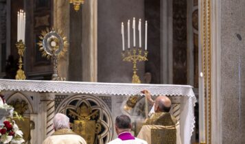 adorazione eucaristica per papa francesco, san giovanni in laterano, baldo reina, 24 aprile 2025