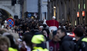 Omaggio di Papa Leone XIV alla statua dell'Immacolata, piazza di Spagna, 8 dicembre 2025