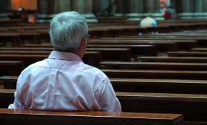 chiesa semivuota, distanziamento, coronavirus, covid-19