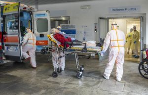 Medici e ambulanze al Gemelli Columbus Covid-19 Hospital "COVID 2"