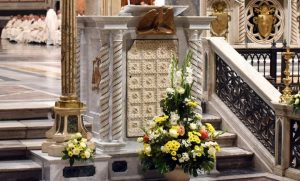 nuovo ambone basilica di San Giovanni, 9 novembre 2019