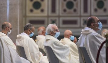 giubilei sacerdotali, sacerdoti con mascherina, post-covid, basilica San Giovanni, 24 giugno 2020