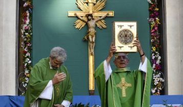De Donatis celebra Messa a S.Maria in Trastevere, 19 luglio 2020