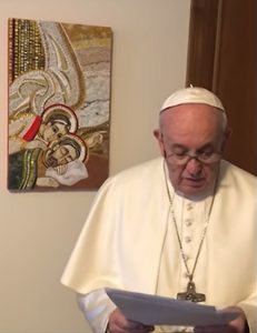 Papa videomessaggio rosario per l'italia