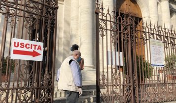 uscita prima messa con i fedeli post-coronavirus, parrocchia di Santa Maria Ausiliatrice